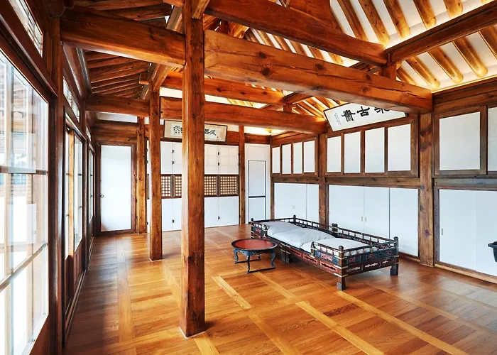 Hotel Bukchon Binkwan By Rakkojae *
