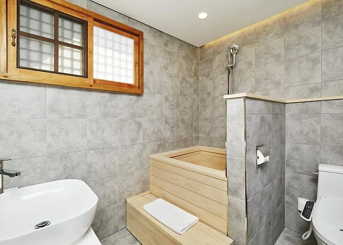 Bukchon Binkwan By Rakkojae Hotel *